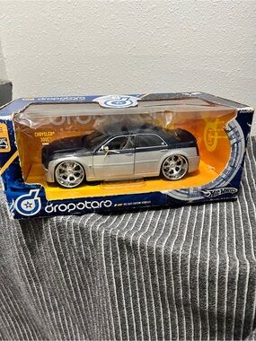 Hot Wheels Dropotaro Chrysler 300C Die-Cast Car - Black & Silver